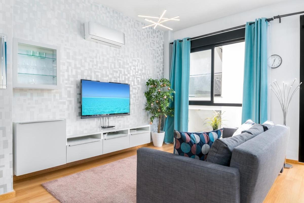 -Malagasunapts- Modern Citycentre Pool&Parking Zewnętrze zdjęcie