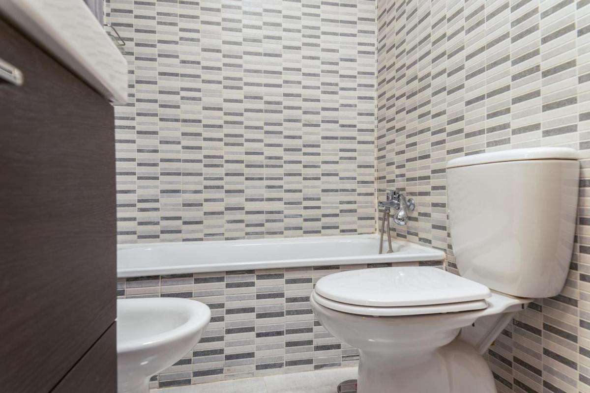 -Malagasunapts- Modern Citycentre Pool&Parking Zewnętrze zdjęcie