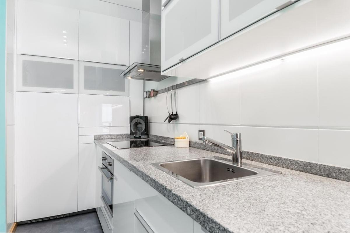 -Malagasunapts- Modern Citycentre Pool&Parking Zewnętrze zdjęcie