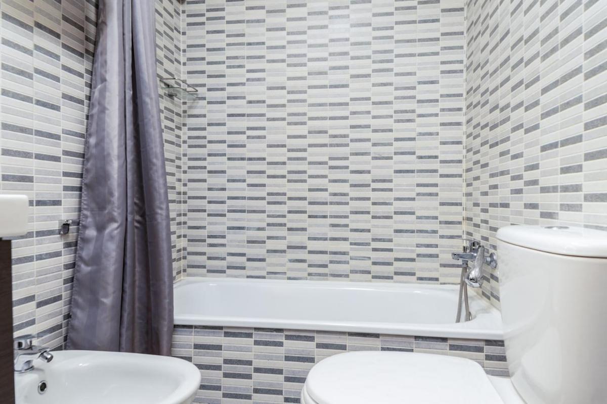 -Malagasunapts- Modern Citycentre Pool&Parking Zewnętrze zdjęcie